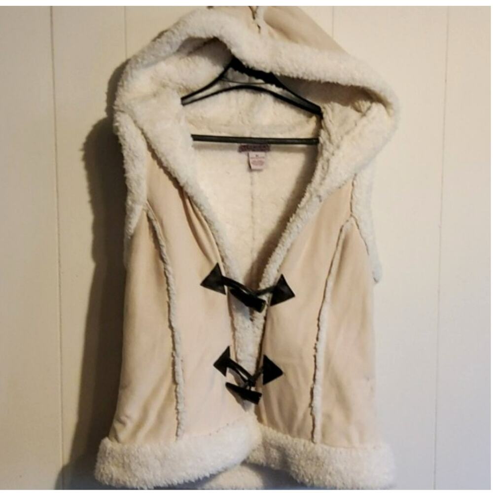 Fleece lined vest all man made medium